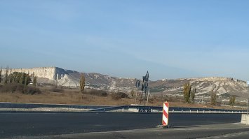 По поводу эрозии, вершины крымских гор, это бывшее дно моря. Так что во времена когда Нил разливался до скалы из которой был сделан сфинкс вполне себе возможна эрозия.