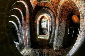 Удивительное рядом, головой только крути, да историей края интересуйся. К примеру Самарская канализация