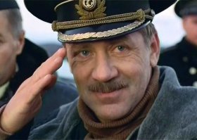 И мой тоже... Я тоже до сих пор не могу привыкнуть, что его нет. Его и Галкина... Мне все время кажется, что оба живы...
А вот в пост обязательно надо было добавить фото Янычара. На мой взгляд, одна из сильнейших его ролей!