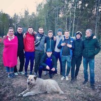 "...Кефир охотно фотографируется с жителями города..."

Вообще-то, это жители города охотно фотографируются с Кефиром. Маловероятно, что у него есть Инстаграм.