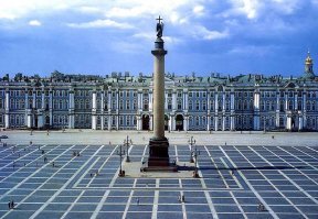 На вскидку...

Кронштадт,
Санкт-Петербург/Ленинград,
Белоозёрск.