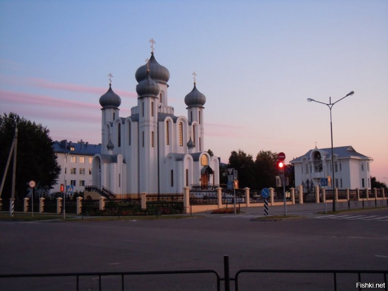 На вскидку...

Кронштадт,
Санкт-Петербург/Ленинград,
Белоозёрск.