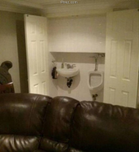 А чё, удобненько - сидит на диване компания, дует пиво под футбол какой-нибудь, тут же, не сильно отвлекаясь, кто-то встаёт, облегчается, красота!