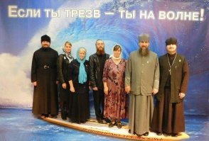 "торчит."....это верно
ГЛАВНОЕ - ВЕРА!....