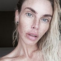 если фото "издали", прикрыто лицо, полкило штукатурки итп - "это жжж неспроста"(с)
по мне-сильно на любителя. но бывало и хуже.