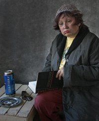 у меня на фразу "от бедной Оли", сразу мысленно представляется что-то типа такого: