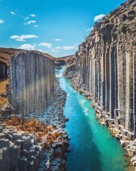 Гигантский базальтовый каньон в Исландии