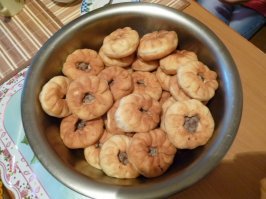 Кормила грудью, макаронами и солнечным светом