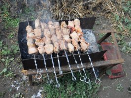 Кормила грудью, макаронами и солнечным светом