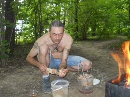 Кормила грудью, макаронами и солнечным светом