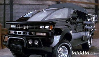 Напомнило машину из к\ф "Танго и Кэш"