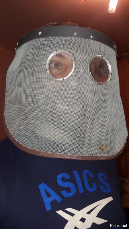 вчера купил маску для работы , в вк выложил фото  и написал ,что теперь мне короновирус не страшен ,теперь и меня посодют