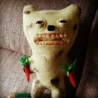 Был бы я стоматологом - тоже бы не выкидывал выдранные зубы