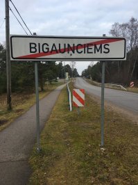 Классные фотки , в Паланге все так и осталось и пирс и пляж такой же , есть +сы добавили туалетов и всяких кафешек . В Юрмале все просрали есть правда участок от калгурятника до ....  ну скажем то съезда на кемери там тоже все отлично , но если нужен чистый пляж и красивый туалет но без кафешек и просто обычный отдых то к нам .