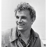 Евгений Урбанский трагически погиб 5 ноября 1965 года на съёмках фильма «Директор» (реж. А. Салтыков)[9]. На съёмочной площадке, в 40 км от Бухары, снималась сцена проезда автоколонны по пескам. Согласно сценарию машина Зворыкина (героя Урбанского) должна промчаться прямо через барханы, обогнать колонну и возглавить её. Наиболее сложный кадр в этой сцене   прыжок машины с одного из барханов. Первый дубль прошёл нормально, но второй режиссёр, который вёл в этот день съёмку, предложил сделать ещё один дубль, хотел, чтобы машина подпрыгивала выше. На втором дубле машина неожиданно перевернулась. От полученных травм Урбанский скончался по пути в больницу.