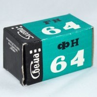 Вот это без права на ошибку:
Заправить в темноте, как отснял - в бачек, с химией тоже страшно "нахимичить", как и с температурой. Особенно, когда тебе - 8 лет. За то - над каждым кадром думали...