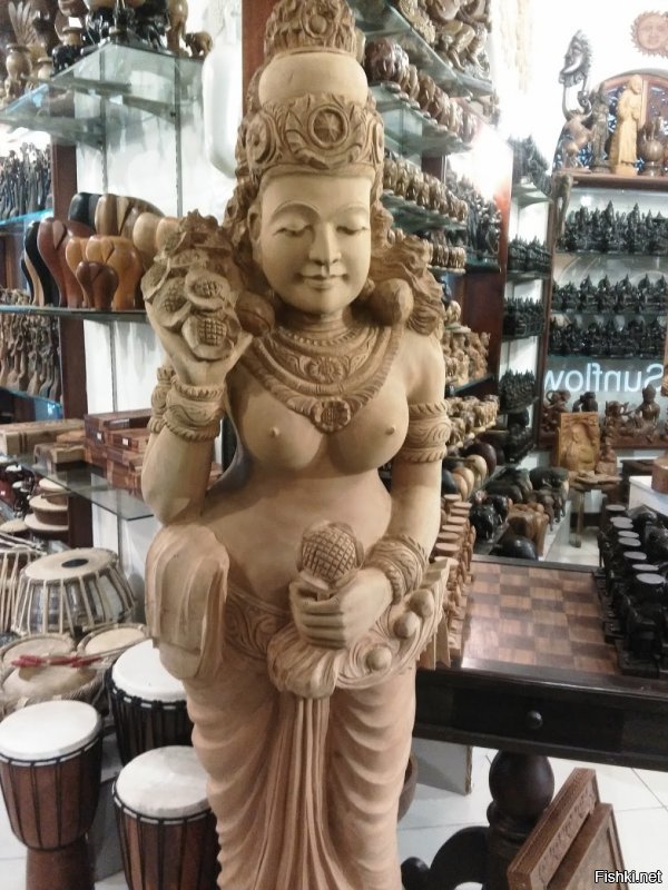 Ланкийская статуя.