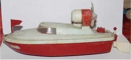 точно, ещё в таком уродце они были))) еле ползал, зато самая простая в сборке была, моторчик и стекло приклеил, и готово!