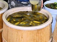 Огурца из банки не желаете?