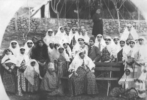 Я поискал. Тут не театр. В общем спорный вопрос.