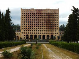 Абхазия... Ничего нового не построено, а что осталось это от более развитой цивилизации...