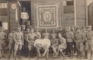 Белочехи там максимум усилий приложили к разграблению России. За два года их движения из Европейской России на Дальный Восток их эшелоны обрасли различным имуществом, которое они вывезли из России. Так что можно смело предполагать что , как минимум 1/3 ЗЛА они прихватили с собой.
В начале 1920года из Владивостока стали выходить первые корабли с легионерами. 
На 42 кораблях в Европу было переправлено более 55тысяч офицеров и солдат Чехословацкой армии.