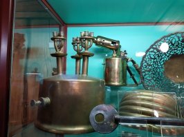 Самогонный аппарат норм можно забабахать)