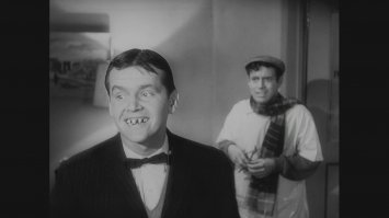 "Магазинчик ужасов" 1960 год. Джек Николсон в эпизодической роли мазохиста, пациента стоматолога.
-Шпашыбо, доктор, полшое шпашыбо: я путу гекомендовать фас фсем моим дгузьям!