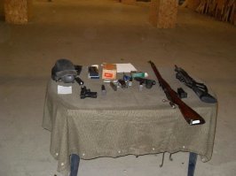 Стреляли как то в закрытом тире в подвале. Ну мы то пистолетики заказали. А ещё двое чудаков вот этот винт. Твою ж мать!!! Удар по печени и по пяткам одновременно.