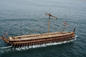 Пожалуй подкину им пару идей как можно экономить топливо при штиле или когда против ветра нужно плыть