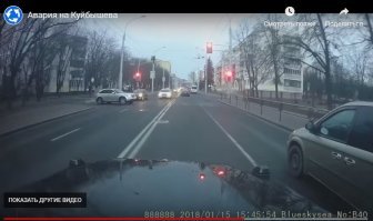 Не катит отмазка, к моменту подъезда таксиста к светофору, горел уже КРАСНЫЙ!