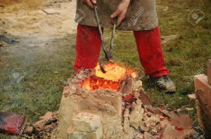 очень интересно, как древние люди выплавляли медь из руды, как добывали олово....
самородного металла было исключительно мало, поэтому и интересно.....
как выглядели первые сталелитейные домницы - я видел, материала достаточно много, а вот как восстанавливали медь из сульфатов и сульфидов - так и не нашел нормальной информации....
как-то все "прозрачно" обходят этот вопрос....
на фото - самая первая "домница" - сыродутная печь для выплавки железа
.
все очень привыкли, никто и не задумывается - как это делали в каменном веке ?
.