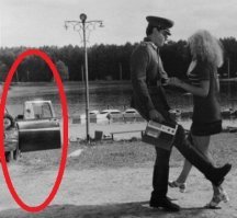 Чёта я не помню такой формы идущих в увольнение, да и "Чайка" как-то не вяжется с данным пейзажем.