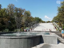 Харьков, Каскадный фонтан или просто Каскад, фото наверно пару лет назад, теперь каскада там нет, но в целом вышло не плохо.