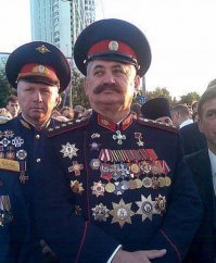 ряженных везде хватает