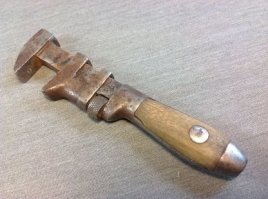 Эх, деревнЯ! Это разводник дореволюционного образца.