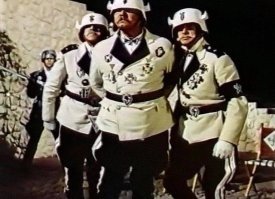 Викинги носили рогатые шлемы

Викинги может и не носили, а немцы носили. Вон, и кино про это есть.