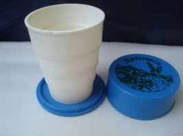 Это приложение к машине времени, с которым точно не пропал бы с голоду в восьмидесятых. Идет как приложение к вот такому дивайсу: