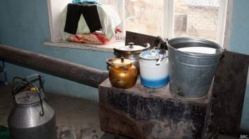 А-а-а-а-а ....понял. Остальные 60% это путинские мультики. ну как же до меня сразу не дошло!

Хотя скорее всего каждый житель в больницу привозит с собой по маленькой печке.