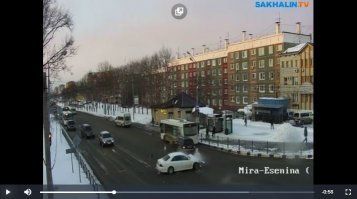 А вы такой же "зрячий" как водитель Тойоты. Специально сброшу два скрина, чтоб можно было отличить желтый от красного.