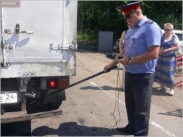 Ничего, что с 1995 года прошло четверть века? Вы все протоколы храните? Или Вам такая картинка неизвестна?
И СО на карбюраторе Вы не регулировали?