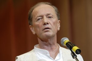 А силу гравитации твой профессор не учитывал?