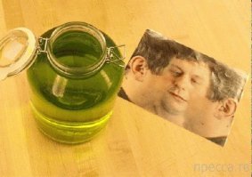 А так ещё разыграть кого-нибудь можно или воров напугать!