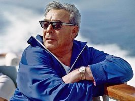 Два разных политика - Брежнев за 18 лет увеличил ВВП на 350%, 164 миллиона человек получили квартиры. все нынешние оборонные успехи заложены при нем. Про соцобеспечение, ЖКХ, образование, медицину тоже сделал лучшим, спорт и космос - безоговорочные лидеры. Путин - 20 лет спустя использует фразу "Не виноватый я, они сами пришли". Два политика, два результата.