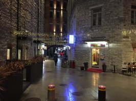 Ты злобный лжец. Из чего вытекает это твоё "дааа..."? Таллин - замечательный европейский город, который, судя по фото выше, очень похорошел со времён СССР. Я там в октябре был - а ты? 
Фото необработанные, горизонт зОвален, вертикальные фото Фишки вертят, поэтому что есть -