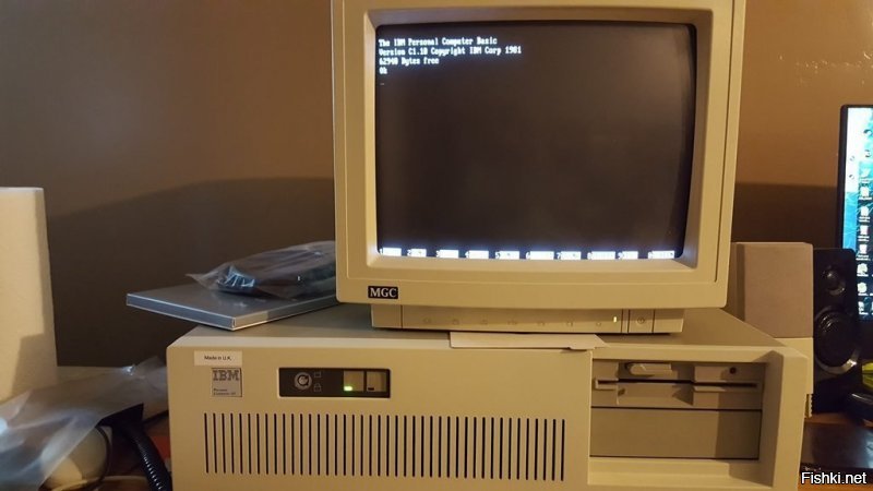 Мой первый комп появился у меня где то в 92 году и это был легендарный IBM PC/AT на 80286 процессоре.