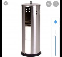 Я не засекала на сколько хватает рулона, но не помню, что б они пылились)
Но на моё скромное мнение это выглядит не совсем эстетично, как пульт в пакете.
Почему один раз не купить держатель, чем постоянно таскаться с пакетами? Вот пример закрытого, что б не пылились)