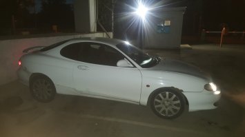 "В момент возникновения опасности автомобиль находился на расстоянии 43,54 метра от места наезда.". Этим всё сказано. Тормозной путь при торможении на сухом асфальте от 60 км/ч до остановки равен примерно 20 м. У водителя был запас времени на принятие решения, но он профукал. Кстати, купе с двухлитровым двиглом - это ни разу не авто для перевозки картошки с дачи,  я думаю, мужик ехал с тёлкой с существенно большей скоростью, просто не смогли доказать, а 57 км/ч - это из свидетельских показаний пассажира.