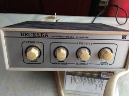 Еще помню на кружке паяли этот радиоконструктор: