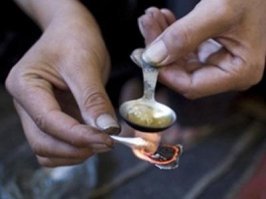 Фермеры, выращивающие мак для кулинарии...
Да.. да.. знатные кулинары!!!